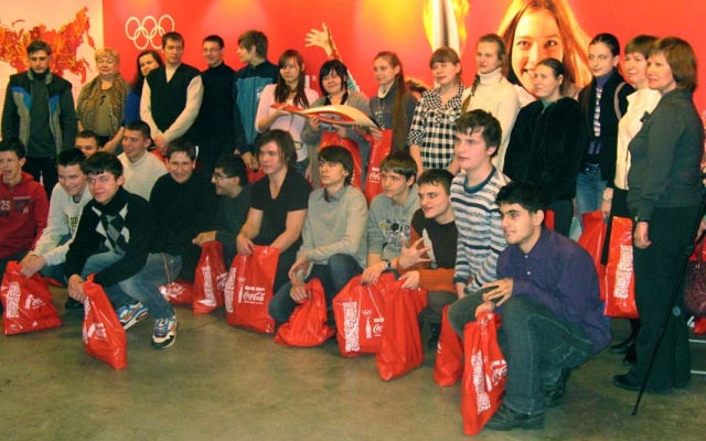 Заставка для - «Лучшие Друзья — Россия» посетили выставку вместе с “Coca — Cola”