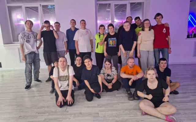 Заставка для - Как мы падали из асаны «обезьяна» и обретали гармонию